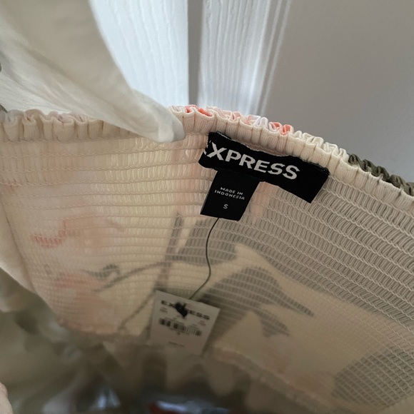 Express V-Neck Ruffle Wrap Dress - Picture 3 of 3